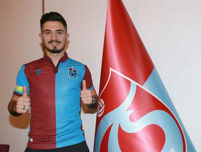 "Burada olmak heyecan verici. Böyle bir camiada bulunduğum için gururluyum. Trabzonspor Kulübü'nün özellikle gençlere bakış açısı gelmemde çok etkili oldu." diyen Fıratcan Üzüm...