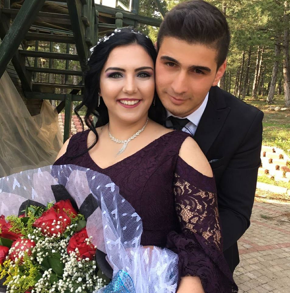 Eskişehir'in Çifteler ilçesinde meydana gelen trafik kazasında hayatını kaybeden Hilal Poyraz'ın cenazesi toprağa verildi.