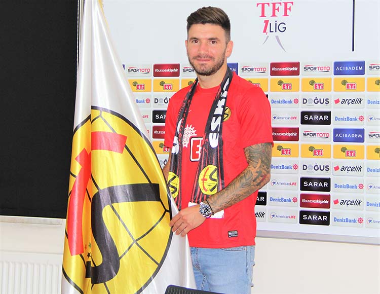 TFF 1. Lig'de bu sezon hedefini şampiyonluk olarak belirleyen Eskişehirspor, ilk dış transferini Marko Milinkovic ile yaptı. 