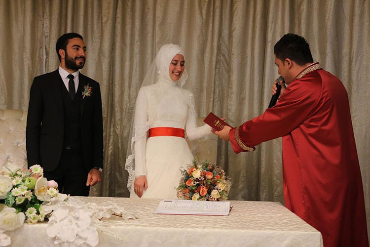 Türkiye’ye üniversite eğitimi için gelen Mısırlı öğrenci Mümin Eşref, geçen yaz tanıştığı Esra Üney ile Eskişehir’de evlenerek hayatına Ankara’da devam etmeye karar verdi. 