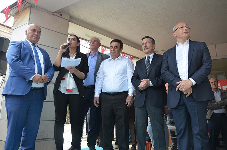 CHP’nin Cumhurbaşkanı Adayı Muharrem İnce’nin Türkiye’deki ilk seçim iletişim bürosu Büyükşehir Belediye Başkanı Yılmaz Büyükerşen’in isteği ve talimatıyla Köprübaşı’nda açıldı.