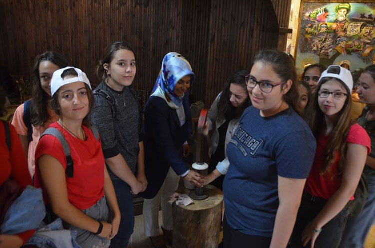 Öğrenciler Osmanlı Padişahları Tarih Şeridine hayran kaldı 