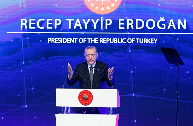 Cumhurbaşkanı Recep Tayip Erdoğan, “TANAP aynı zamanda çok taraflı işbirliğinin de nişanesidir. Enerjiyi çatışmanın değil, işbirliği zemini olarak gören anlayışımız TANAP sayesinde bir kez daha ete kemiğe bürünmüştür” dedi. 