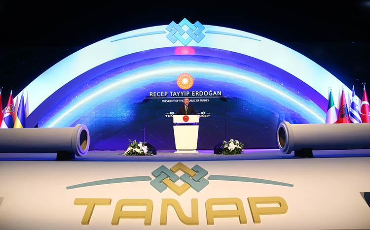 Cumhurbaşkanı Recep Tayip Erdoğan, “TANAP aynı zamanda çok taraflı işbirliğinin de nişanesidir. Enerjiyi çatışmanın değil, işbirliği zemini olarak gören anlayışımız TANAP sayesinde bir kez daha ete kemiğe bürünmüştür” dedi. 