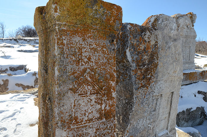 Eskişehir'in Han ilçesinde çıkarılan tarihi taşlar ile açık hava müzesi oluşturuluyor. 