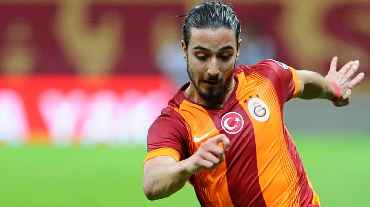 Galatasaray'da 4. yılını geçiren 27 yaşındaki futbolcu toplamda 42 kez forma giyebildi.