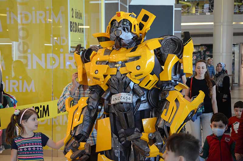 JLL Türkiye tarafından yönetilen NeoPlus Outlet ve Yaşam Merkezi, Eskişehir'de ilk kez Transformers etkinliğini gerçekleştirdi.