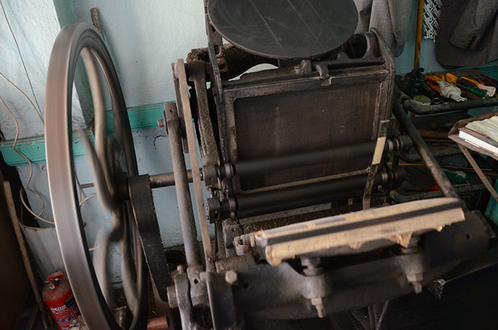 Türkiye'ye ilk gelen matbaa basım makinelerinden bir tanesi çalışır durumda halen Sivrihisar'da bulunuyor.