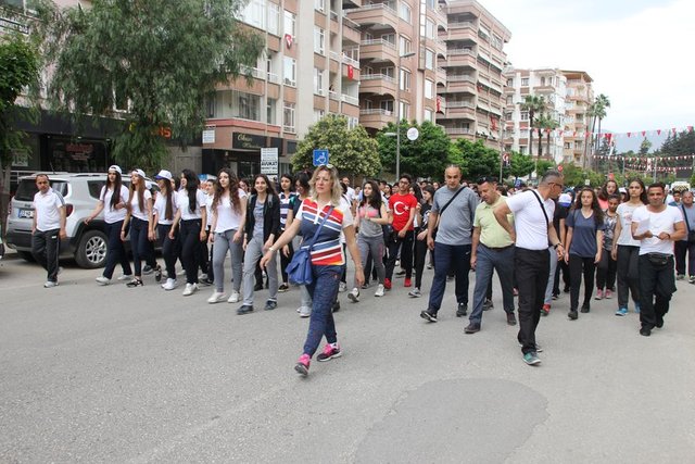 19 Mayıs Atatürk'ü Anma, Gençlik ve Spor Bayramı tüm yurtta coşkuyla kutlandı.