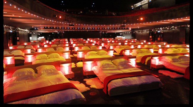 turkiye nin ilk yatakli sinema salonu acildi anadolu gazetesi videolar