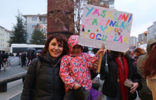 Eskişehir'de büyük yürüyüş: "Yaşasın 8 Mart"