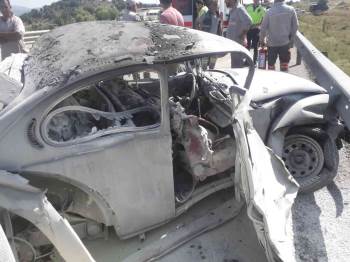 Afyonkarahisar’Da İki Otomobil Çarpıştı: 1 Ölü, 4 Yaralı
