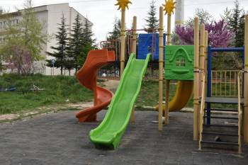 Belediyeden Park Ve Oyun Alanlarının Temiz Kullanılmasına Dair Uyarı
