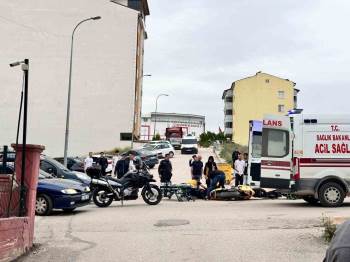Bilecik’Te Motosikletlerin Çarpışması Sonucu 1 Kişi Yaralandı
