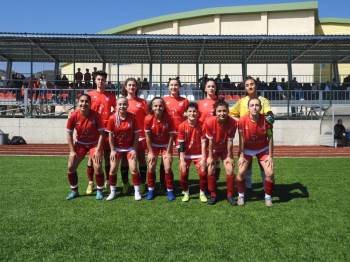 Bilecikspor Kadın Futbol Takımı Gol Oldu Yağdı
