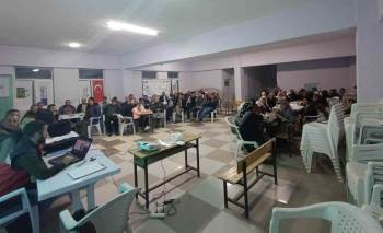 Çavdarhisar’Da Çiftçilere Yönelik Bilgilendirme Toplantısı
