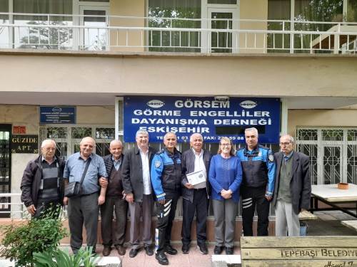 Eskişehir'de polis ekiplerinden engelli vatandaşlara ziyaret