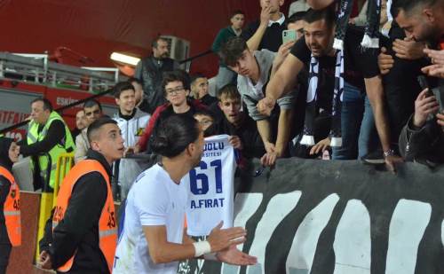 Eskişehirspor tribünlerinin yeni sesinden Anadolu'ya tam destek