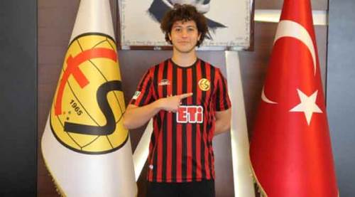 Eskişehirspor'un genç oyuncusundan kötü haber!