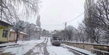 Hisarcık Karbasan Köyünde Kar Kalınlığı 10 Santimetreyi Aştı
