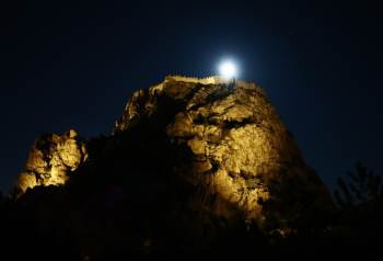 "Süper Pembe Ay" Gökyüzünde Görsel Şölen Oluşturdu
