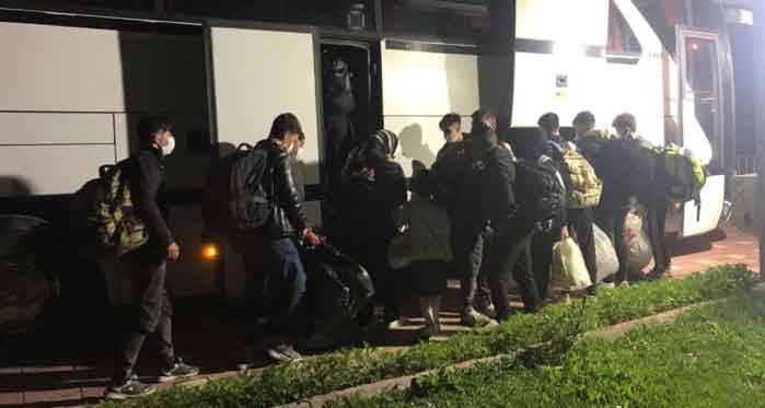 "Yurt dışına götüreceğiz" dediler, 34 kişiyi Eskişehir'de bıraktılar!