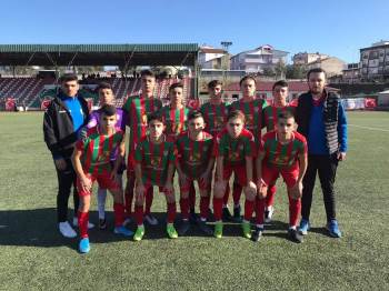 1308 Osmaneli Belediye Spor U16 Futbol Takımı Şampiyon Oldu
