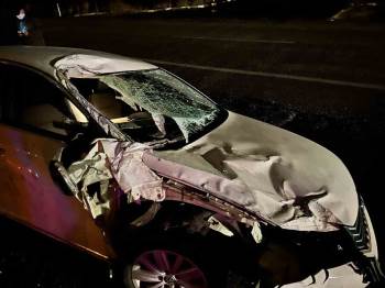 2 Kişinin Yaralandığı Kazada Otomobil Kullanılamaz Hale Geldi
