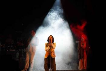 30 Bin Kişi Zeynep Bastık Konseriyle Coştu
