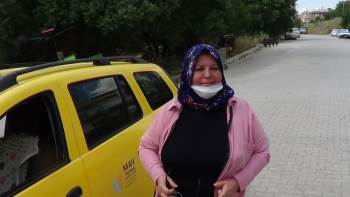 46 Yaşındaki Kadın Hem Katmer Tezgahında Hem Direksiyon Başında
