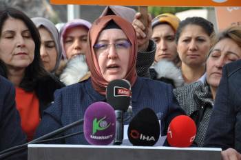 Afyonkarahisar’Da Kadına Yönelik Şiddete Karşı Yürüyüş
