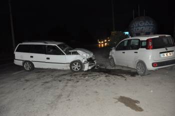 Afyonkarahisar’Da Trafik Kazası: 6 Yaralı
