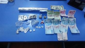 Afyonkarahisar’Da Uyuşturucu Ticareti Yapan 2 Kişi Tutuklandı
