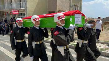 Afyonkarahisar’Da Vefat Eden Kıbrıs Gazisi İçin Askeri Tören
