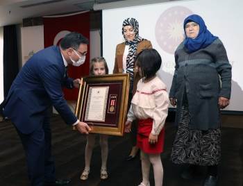 Afyonkarahisar Şehidinin İkiz Kızlarına ’Devlet Övünç’ Madalyası
