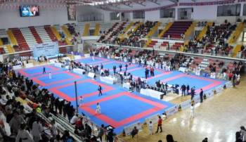 Afyonkarahisarlı Karatecilerden Sivas’Ta Büyük Başarı
