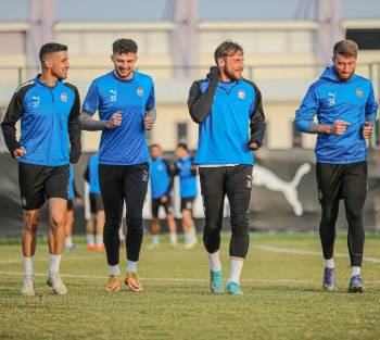 Afyonspor, Deplasmanda Oynayacağı Düzcespor Maçı Hazırlıklarına Başladı
