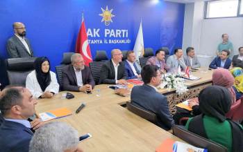 Ak Parti’Nin Teşkilattan Sorumlu Genel Başkan Yardımcısı Erkan Kandemir Kütahya’Da
