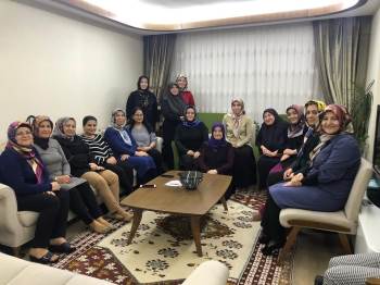 Ak Parti Simav İlçe Kadın Kolları Başkanlığı’Ndan İstişare Toplantısı
