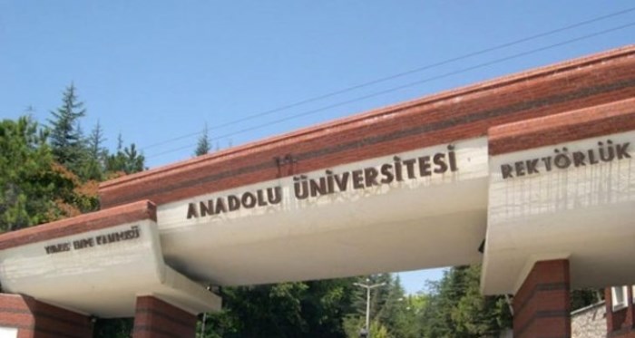 Anadolu Üniversitesi'ne yeni rektör yardımcıları