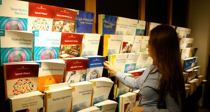 Anadolu Üniversitesinin açıköğretim kitaplarına yoğun talep