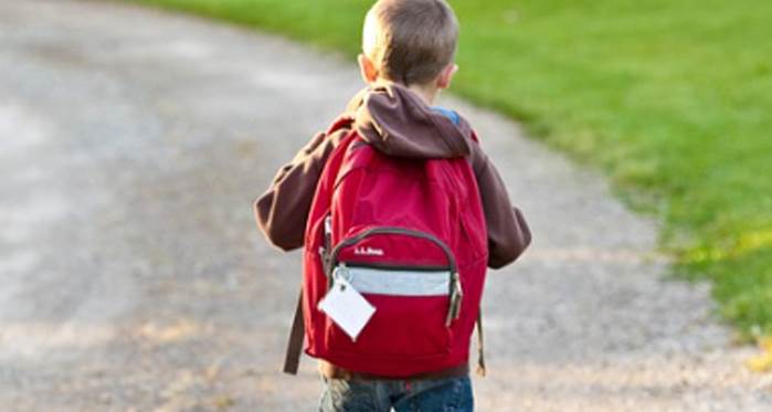 Anne ve babalar dikkat: Okul çantası hastalığa neden olmasın!