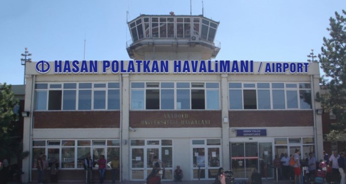 Aranan terör zanlısı Eskişehir havaalanında yakalandı
