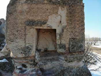 Aslankaya Açık Hava Tapınağı Yüzyıllardır İhtişamını Koruyor
