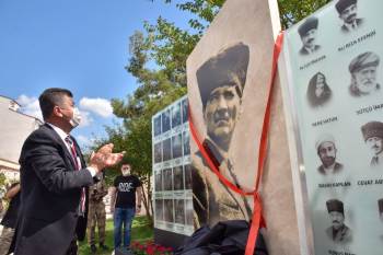 Atatürk Duvarı’Nın Açılışı Gerçekleştirildi
