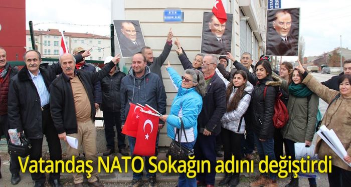 Atatürk posterleriyle NATO Sokağa geldiler