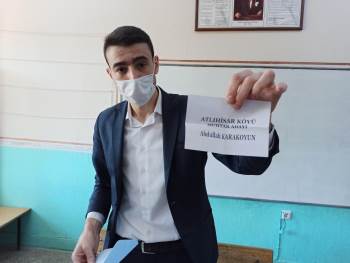 Atlıhisar Köyünde Muhtar Adayı Abdullah Karakoyun, 64 Oy Farkıyla Zafere Ulaştı
