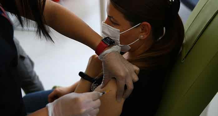 Bakan'dan flaş aşı duyurusu: Artık onlar da aşı olabilecek!