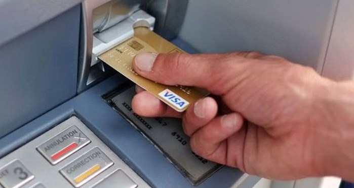 Banka kartını ATM'de unutunca!