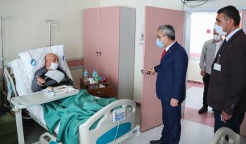 Başkan Alim Işık, Bayramda Hastaları Yalnız Bırakmadı
